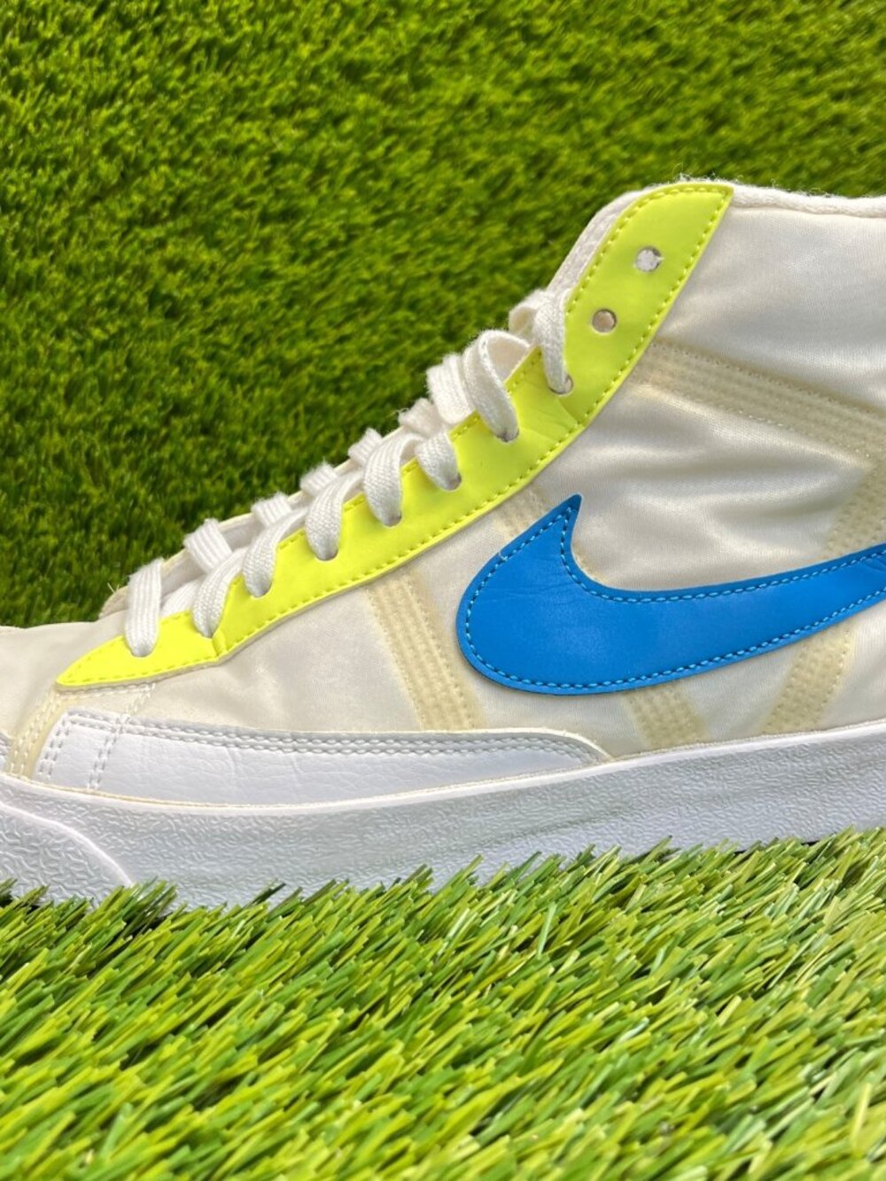 Nike Blazer 77 Mid Mens Size 7 White‎ Yellow Athletic Basketball Shoes Sneakers - Picture 3 of 10
